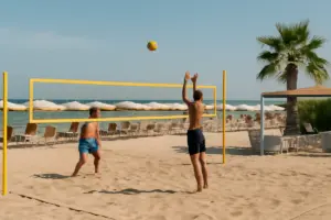 Dove praticare beach volley a Riccione: i lidi migliori con campi attrezzati e servizi extra
